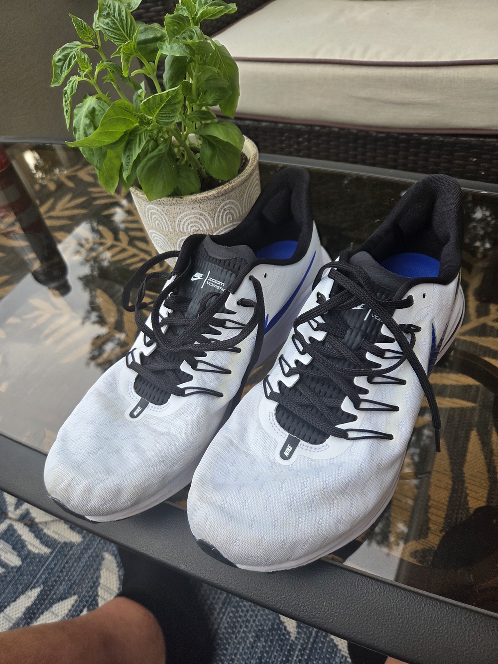 Nike White Running Sneakers with Black and Blue Details, Zoom Vomero 14, 10.5
